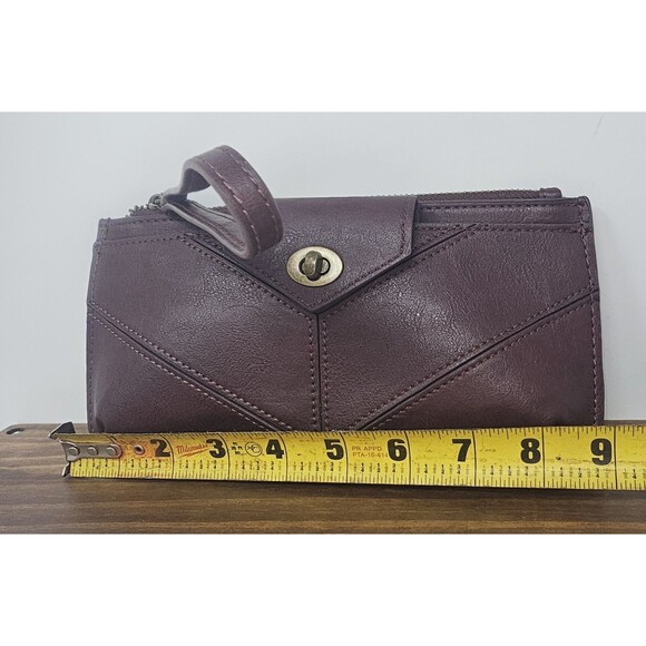 Maurices Burgundy Faux Leather Chevron Turn Lock Wristlet Wallet NEW - Picture 7 of 9